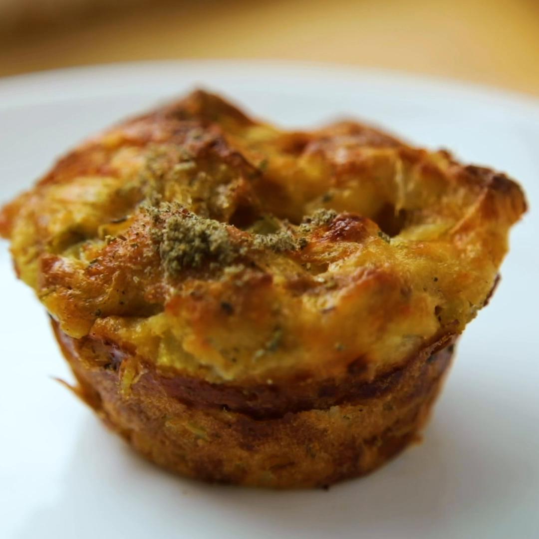 Bacon & Avocado Hash Brown Egg Cups - Yummy Healthy Easy