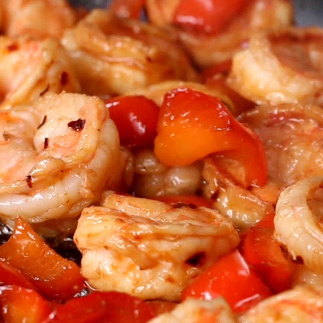Red Chili Shrimp Stir-fry Recipe by Tasty image