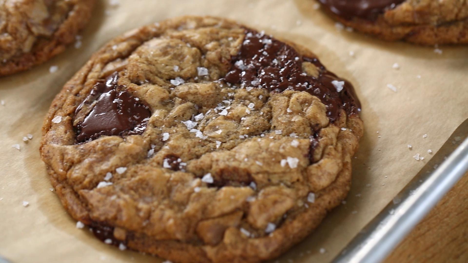 Brown Butter Toffee Chocolate Chip Cookies Recipe By Tasty