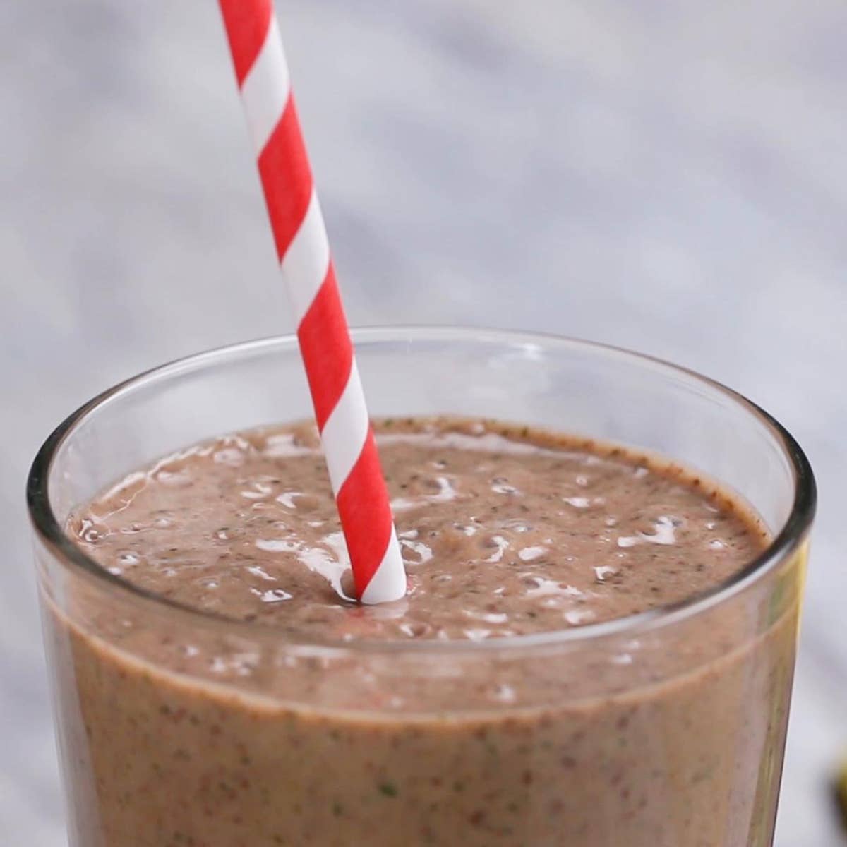 Banana Mint Chocolate Chip Smoothie