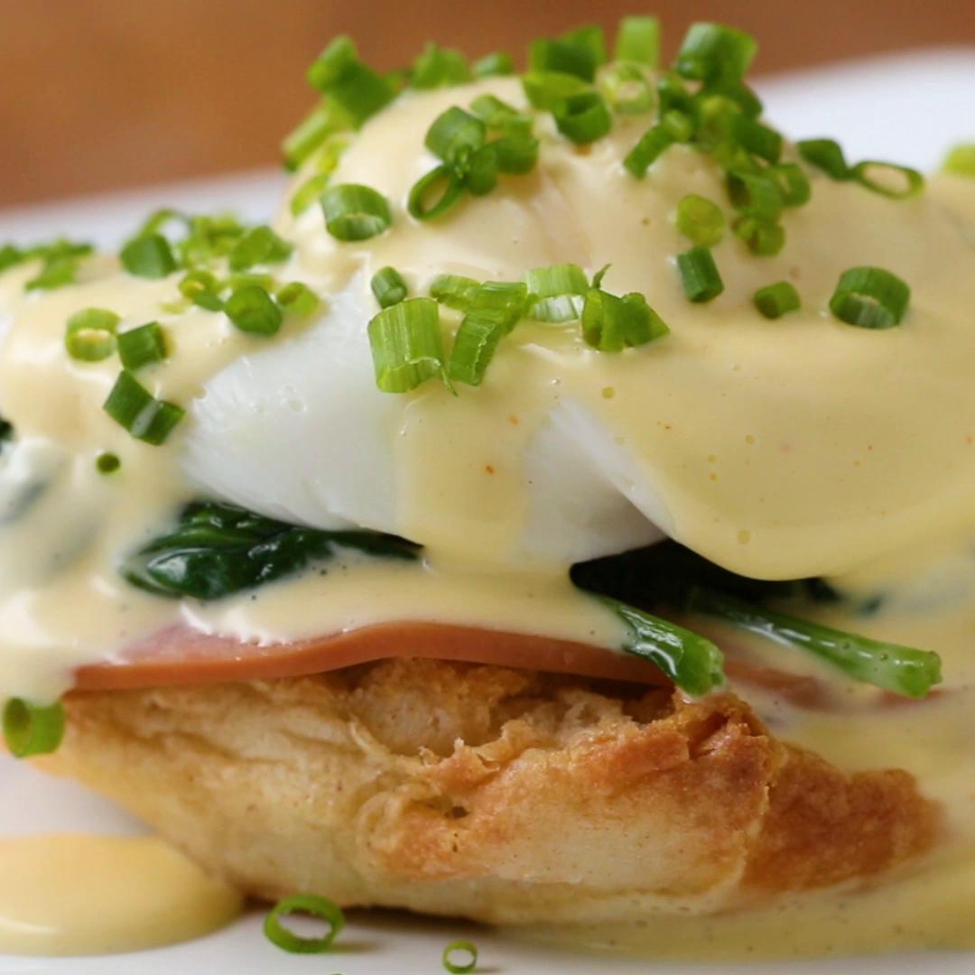 Eggs benedict on roasted brown mushrooms recipe