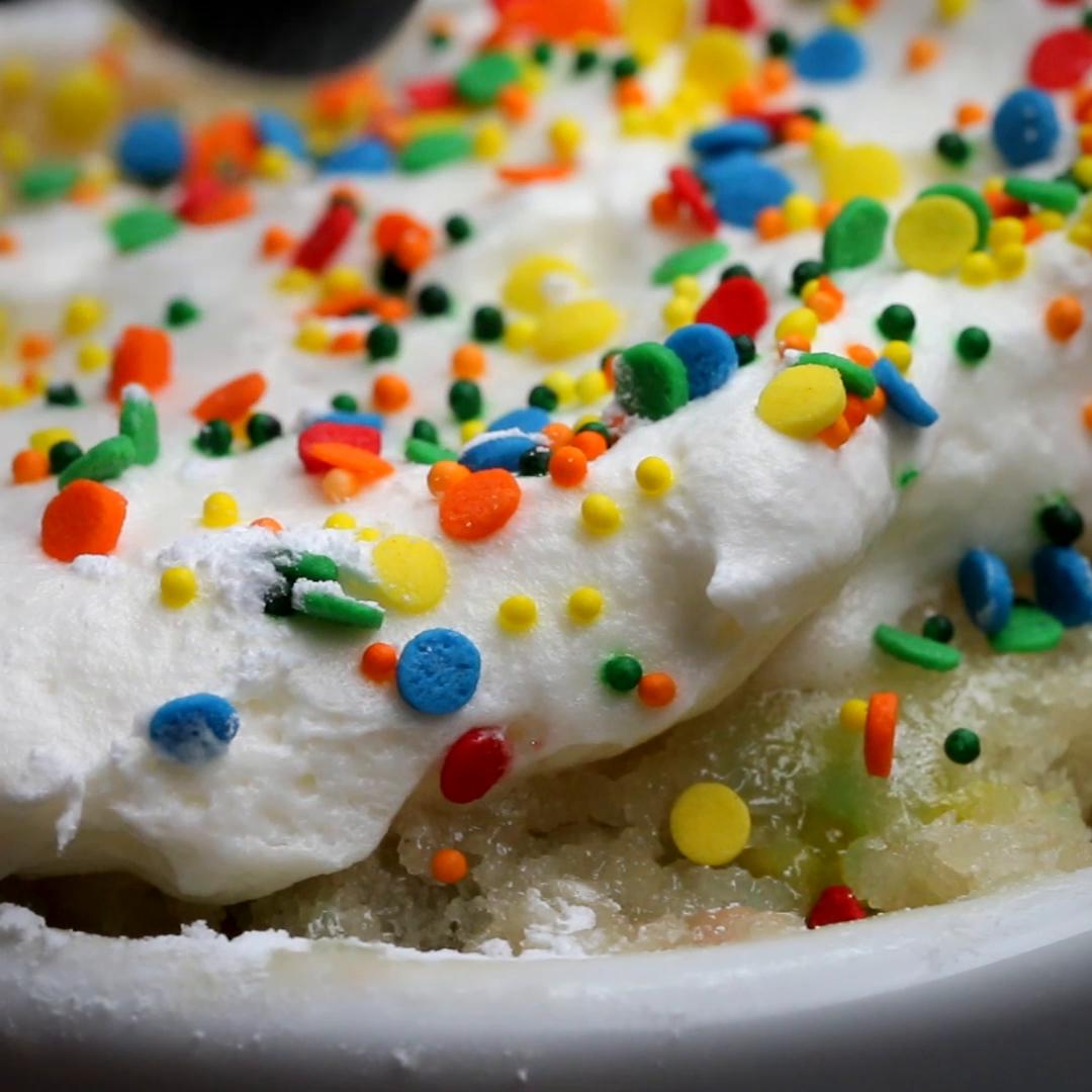 The BEST Vanilla Mug Cake Recipe, SO EASY in the Microwave! - Fantabulosity