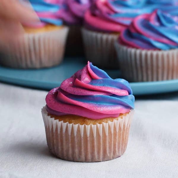 Glow-Inspired Cupcakes