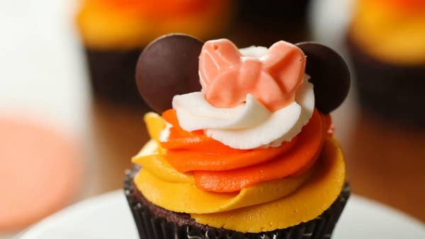Minnie Mouse Halloween Cupcakes