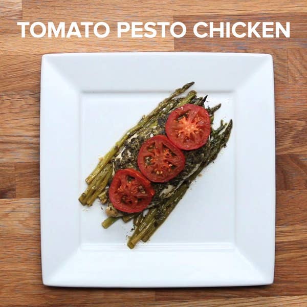 Tomato Pesto Parchment-baked Chicken