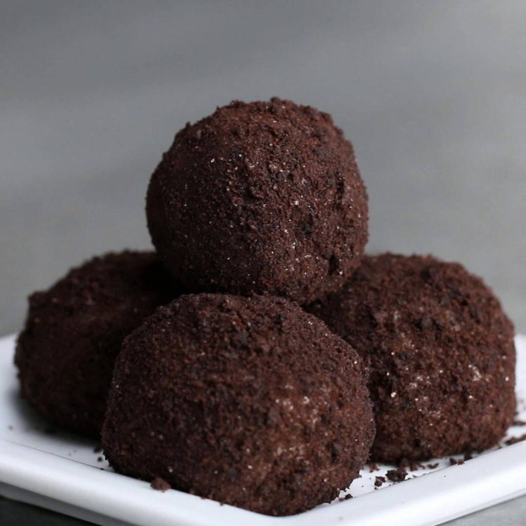 Cookies & Cream Brigadeiros Recipe by Tasty image