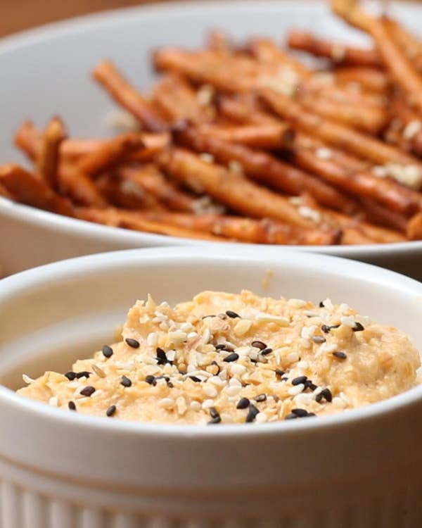 Pretzels And Beer Cheese Spread