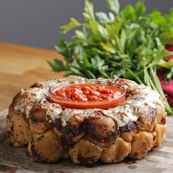 Pull-Apart Meatball Party Ring