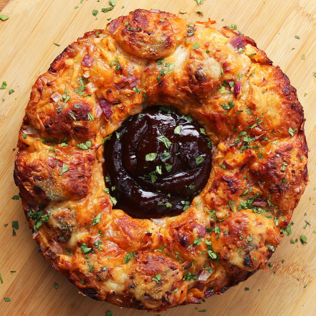 Garlic Knot Chicken Alfredo Ring Recipe by Tasty | Recipe | Chicken dishes  recipes, Bundt pan recipes, Recipes