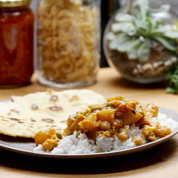 Healthy Veggie Curry With Garlic Naan