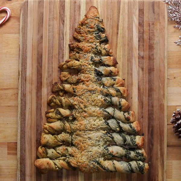 Christmas Tree Pull-Apart Bread