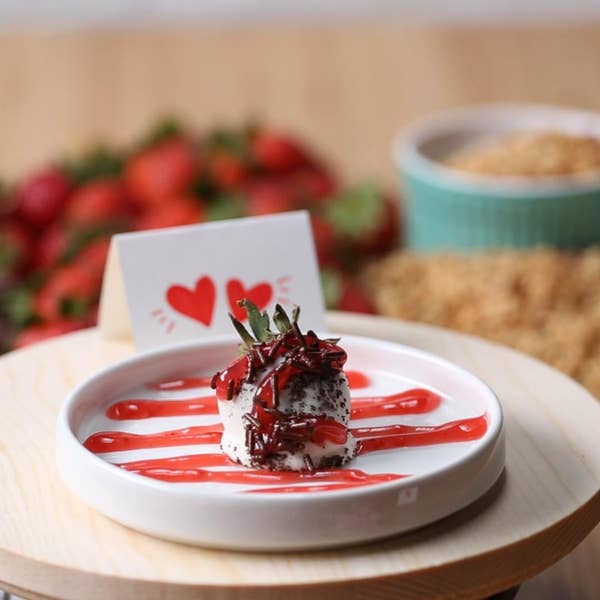Chocolate Covered Strawberries: Fo’ Drizzle