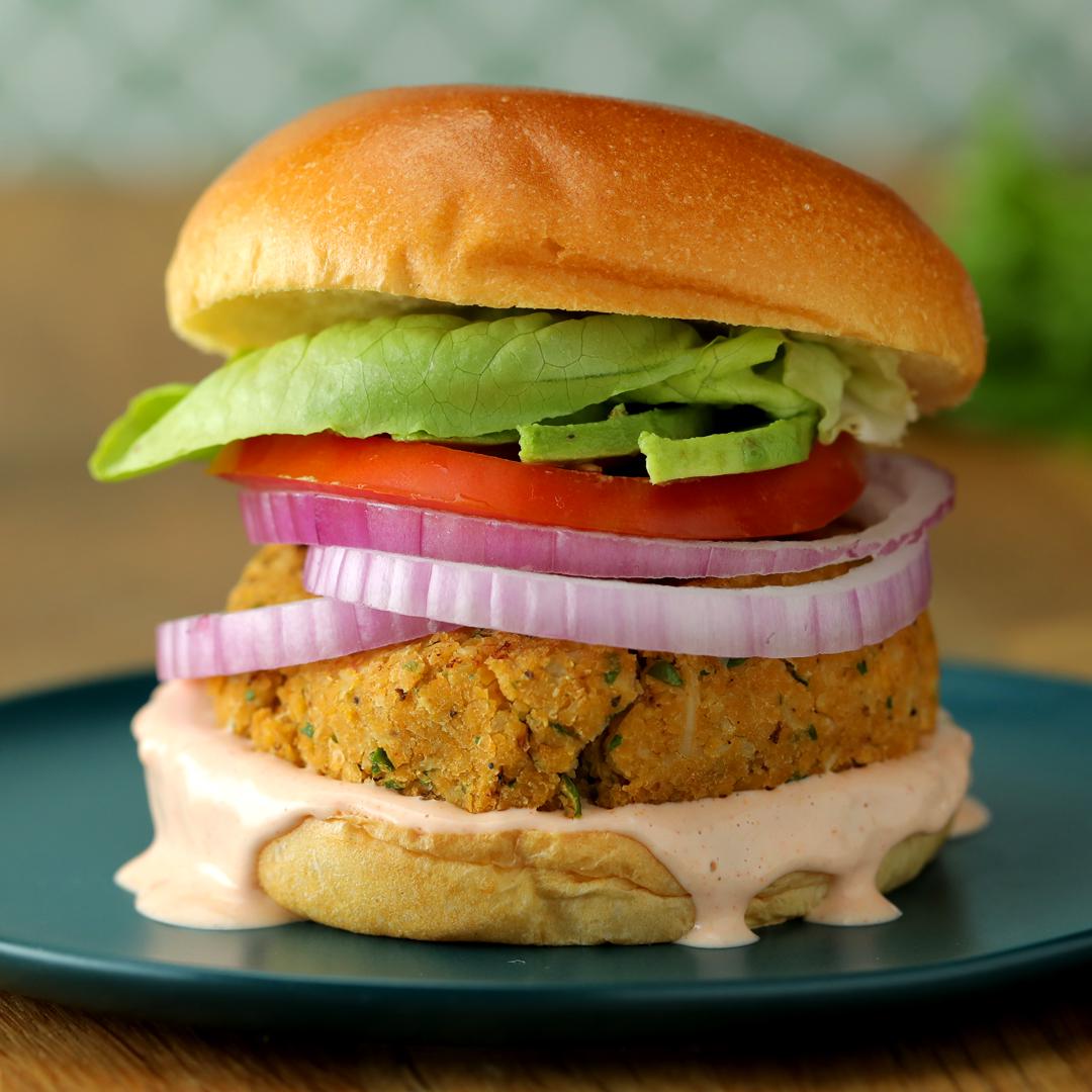 Easy Salmon Burgers With Dill Honey-Mustard, Horseradish, and