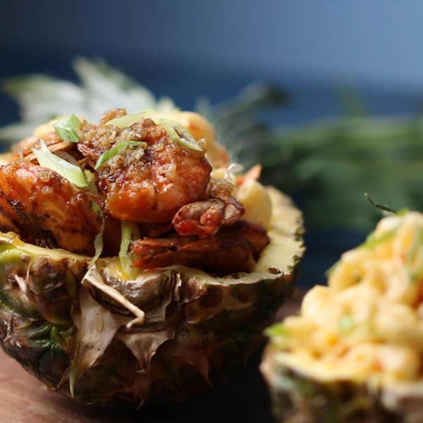 Hawaiian Garlic Shrimp and Mac Salad