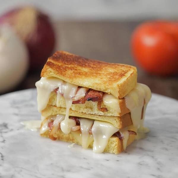 Loaded Grill Cheese: Gimme Dat Bacon