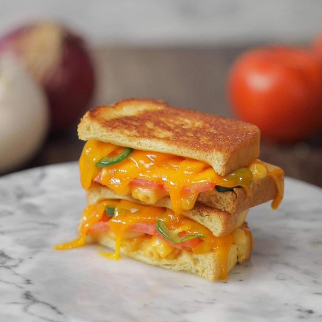 Loaded Grill Cheese: Kickin’ Mac Attack Recipe by Tasty