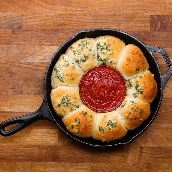 Warm And Cheesy Garlic Breads