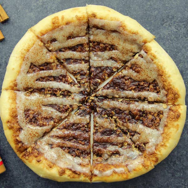 Cinnamon Roll Dessert Pizza