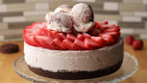 Breyers® Cookie Crust Ice Cream Cheesecake