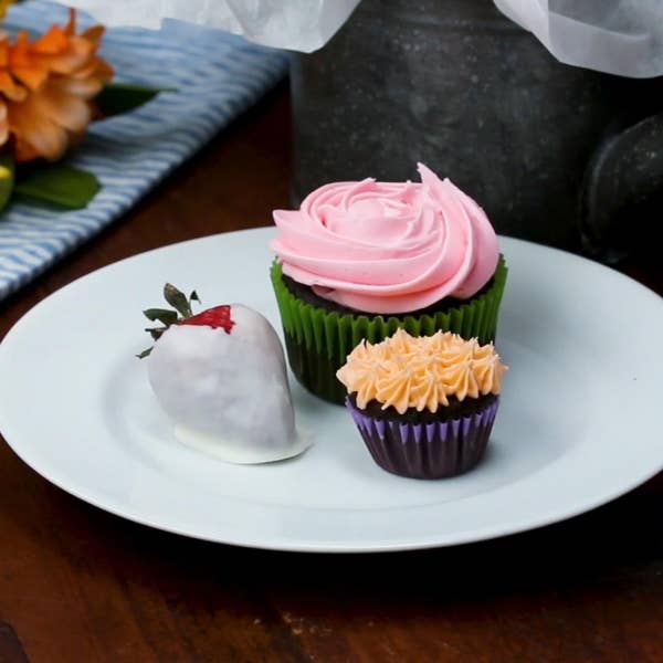 Frosting Tips For Pretty Cupcakes
