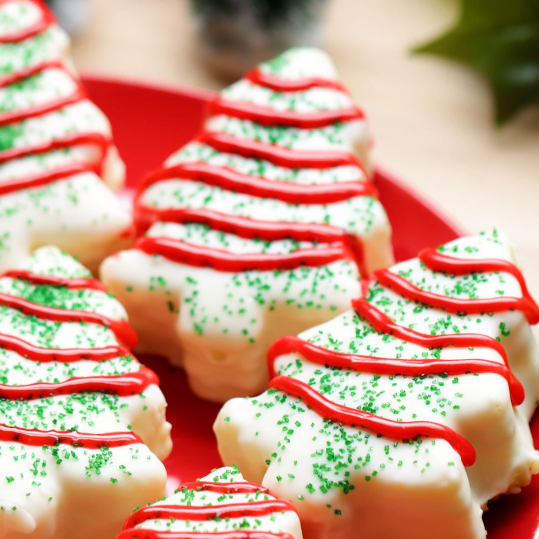 Little Debbie Christmas Tree Cake Dip - Cookie Dough and Oven Mitt