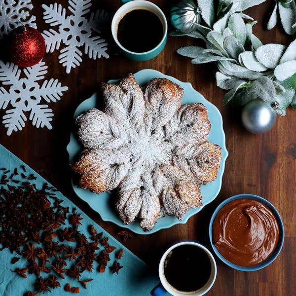 Pull-Apart Puff Pastry Snowflake