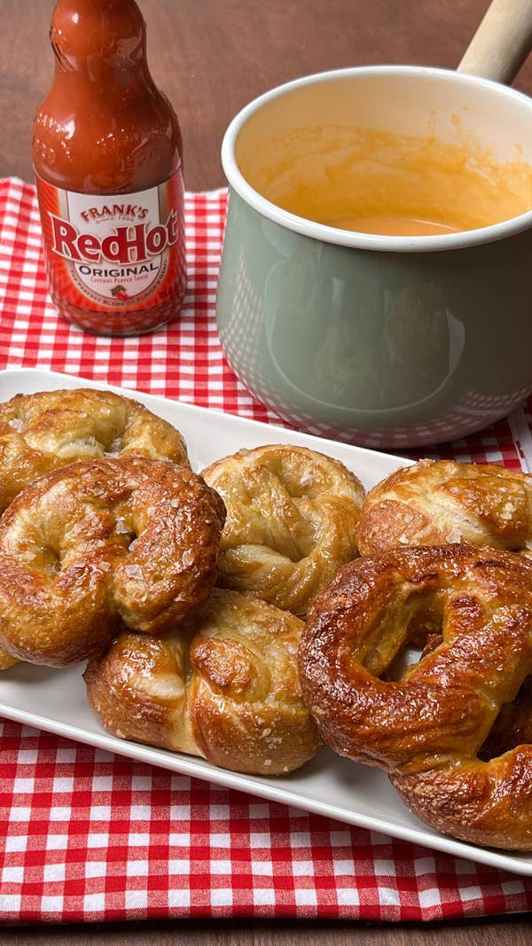 Soft Pretzels With Spicy Fondue