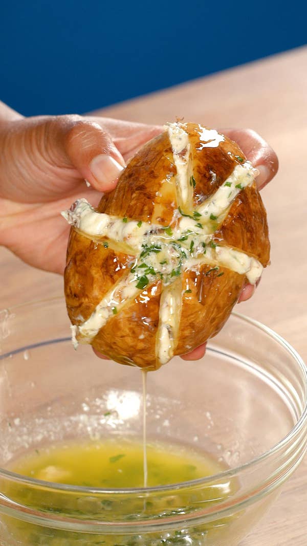 Garlic Cream-Cheese Baked Potato Pinwheels