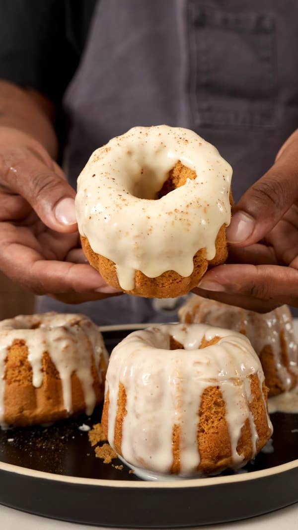 Mini Pumpkin Bundt Cakes