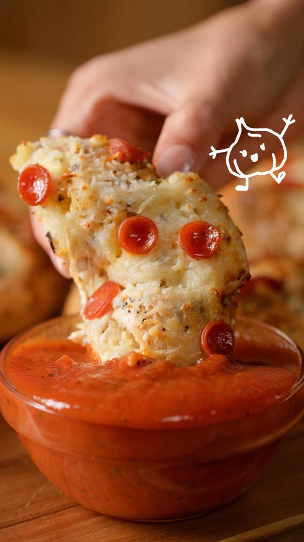 50-Garlic Clove Pizza Bagels
