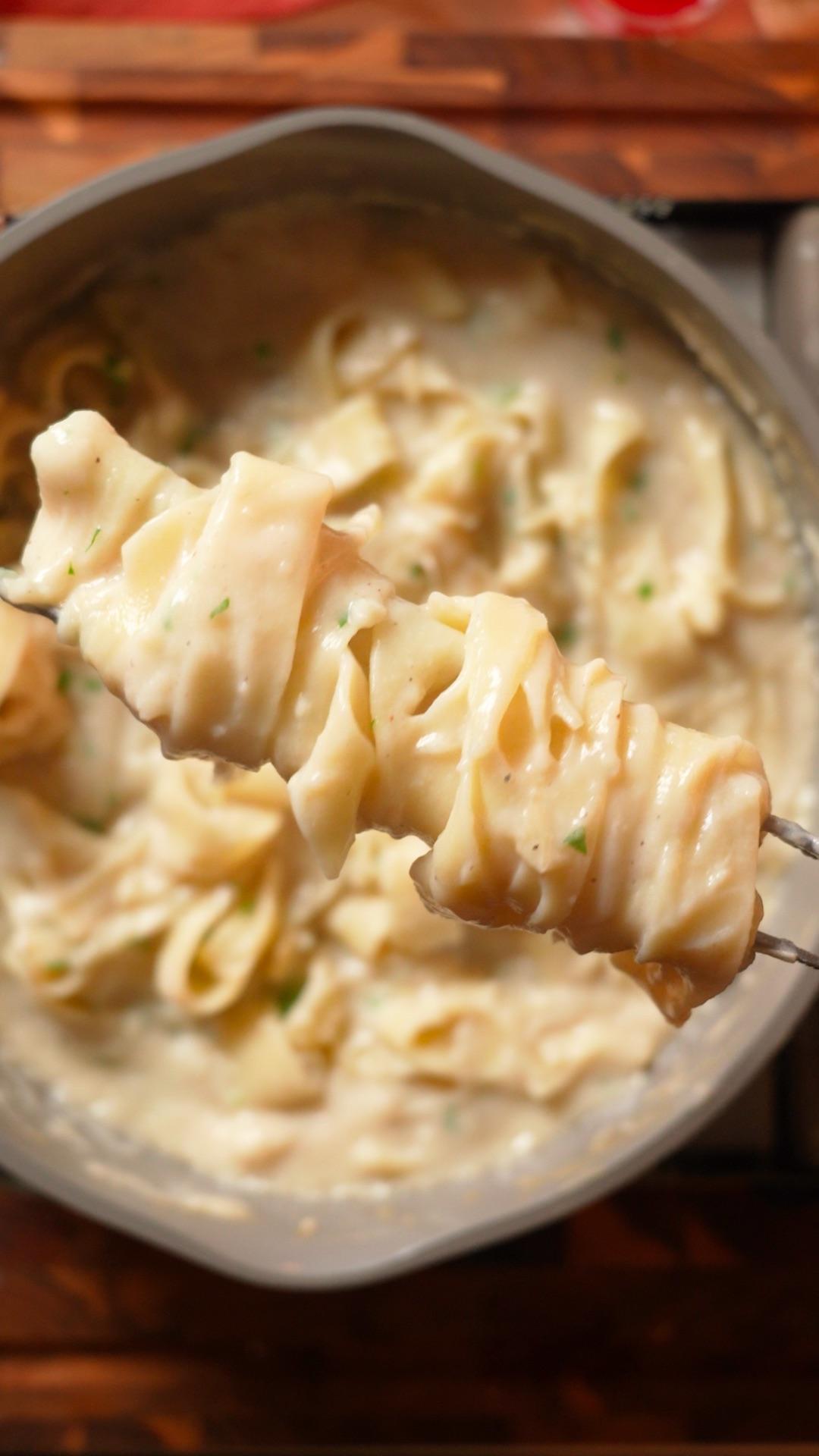 Creamy Cauliflower Alfredo Pasta