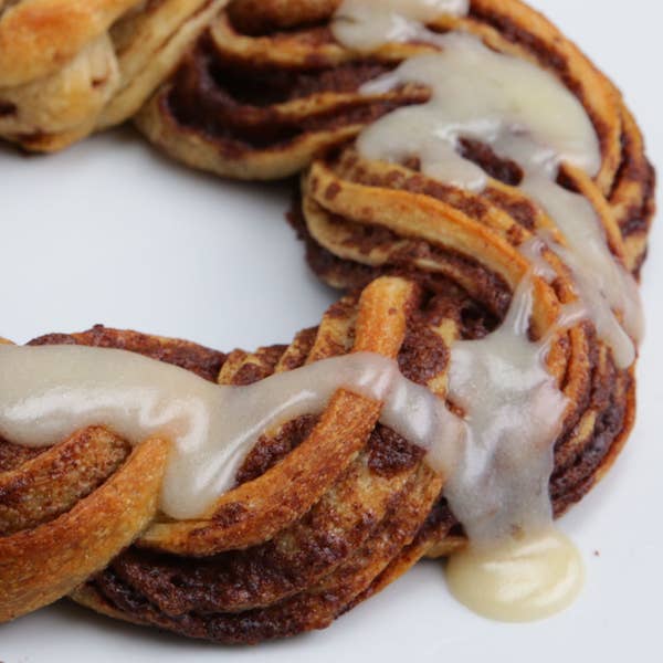 Cinnamon Roll Wreath