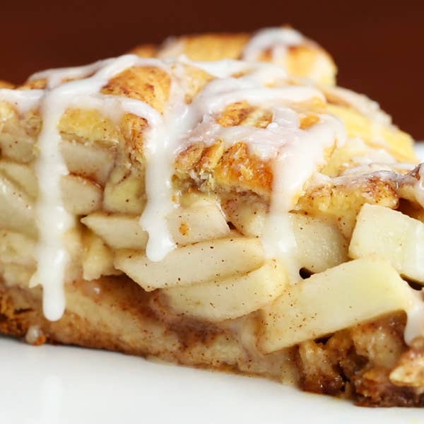 Cinnamon Roll Apple Pie