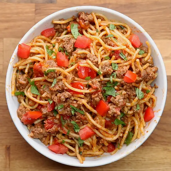 bowl of spaghetti and meat