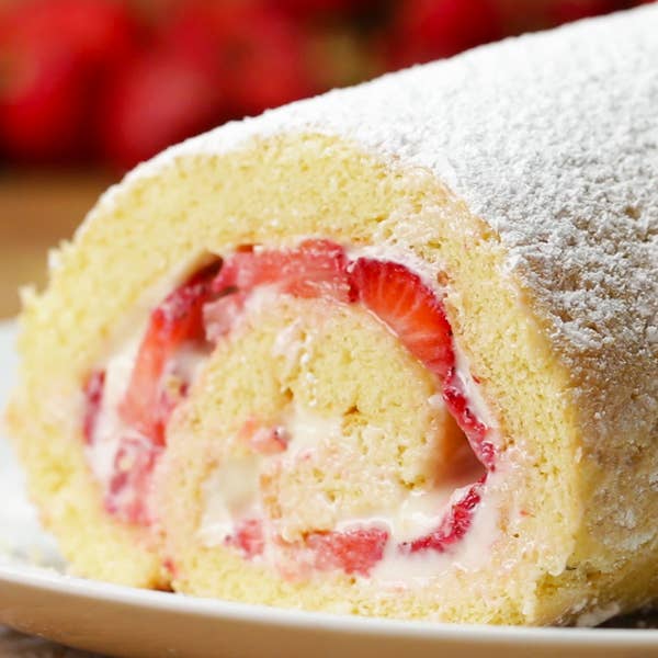 Strawberry Cheesecake Cake Roll