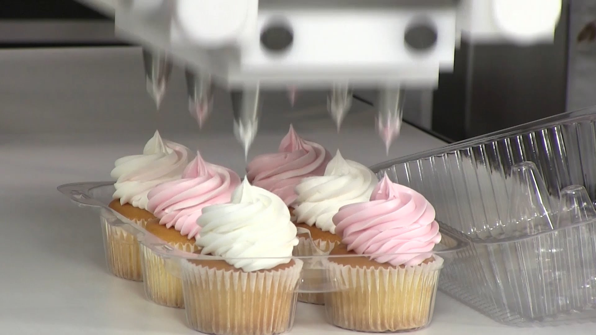 8 Mesmerizing Cake Machines