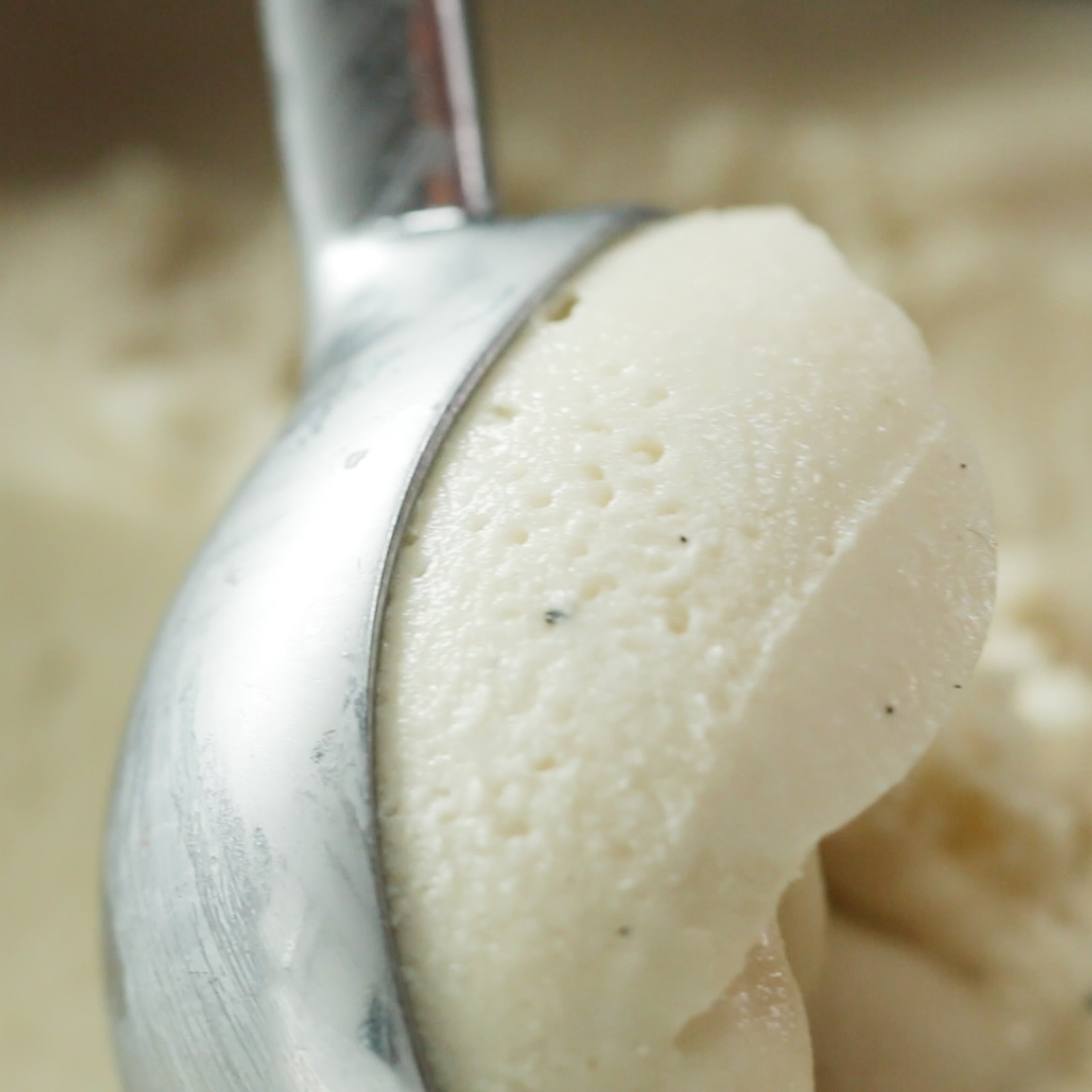 Vegan Vanilla Ice Cream (Cashew Base) • It Doesn't Taste Like Chicken