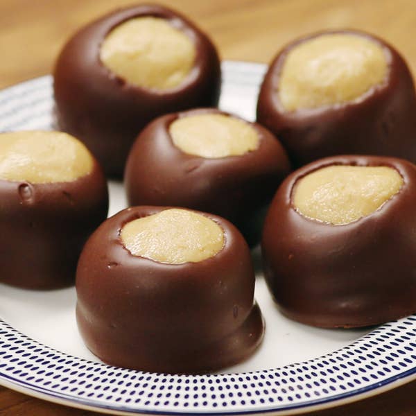 No-Bake Chocolate Peanut Butter Balls (Buckeyes)