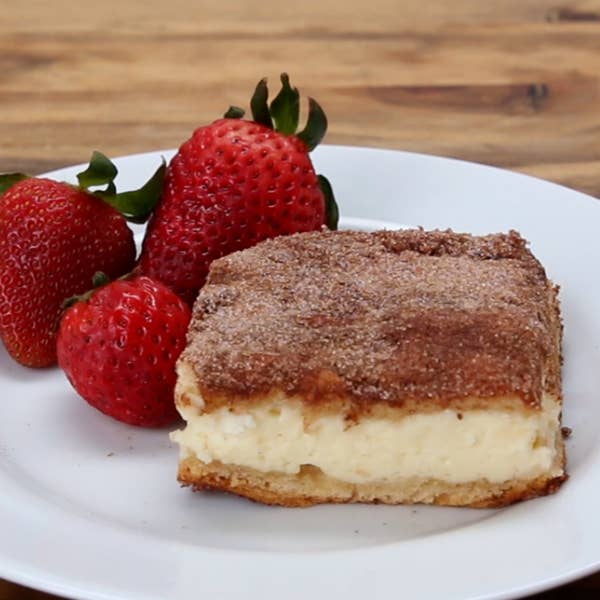 Cinnamon Sugar Cheesecake Bars