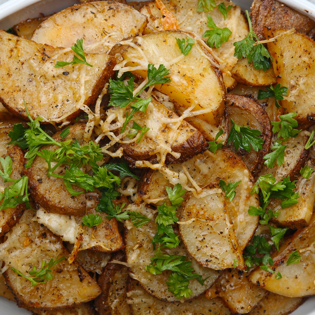 30-Minute Garlic Parmesan Air Fryer Red Potatoes