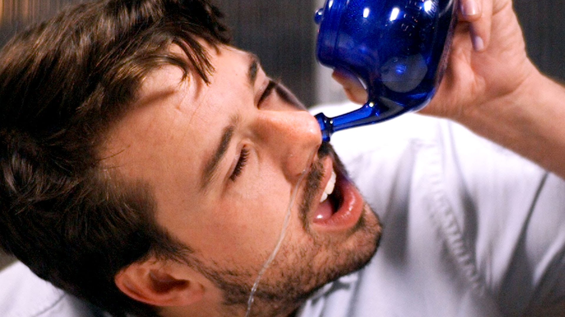 People Try A Neti Pot For The First Time.